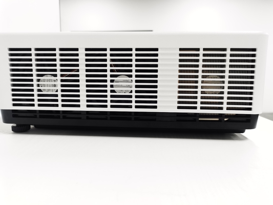 FLYIN 4K Laser 3LCD 7000 Ansi Lumens Projector 3840*2160 Grote presentatieapparatuur voor buiten
