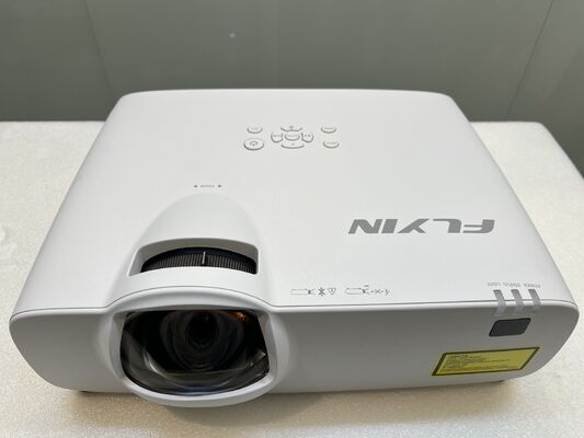 Flyin 5000 ANSI Lumens 3LCD Laserprojector WUXGA Native Ondersteuning 4K Short Throw HDBaseT 3D Mapping Onderwijs