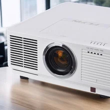 Projectieafstand 1,24-100m Ruime auditoriumprojector met 30000 lumen